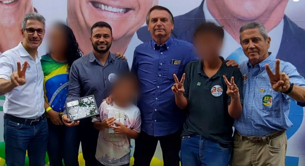 Bolsonaro comete abuso de poder em Londres e quem paga é o